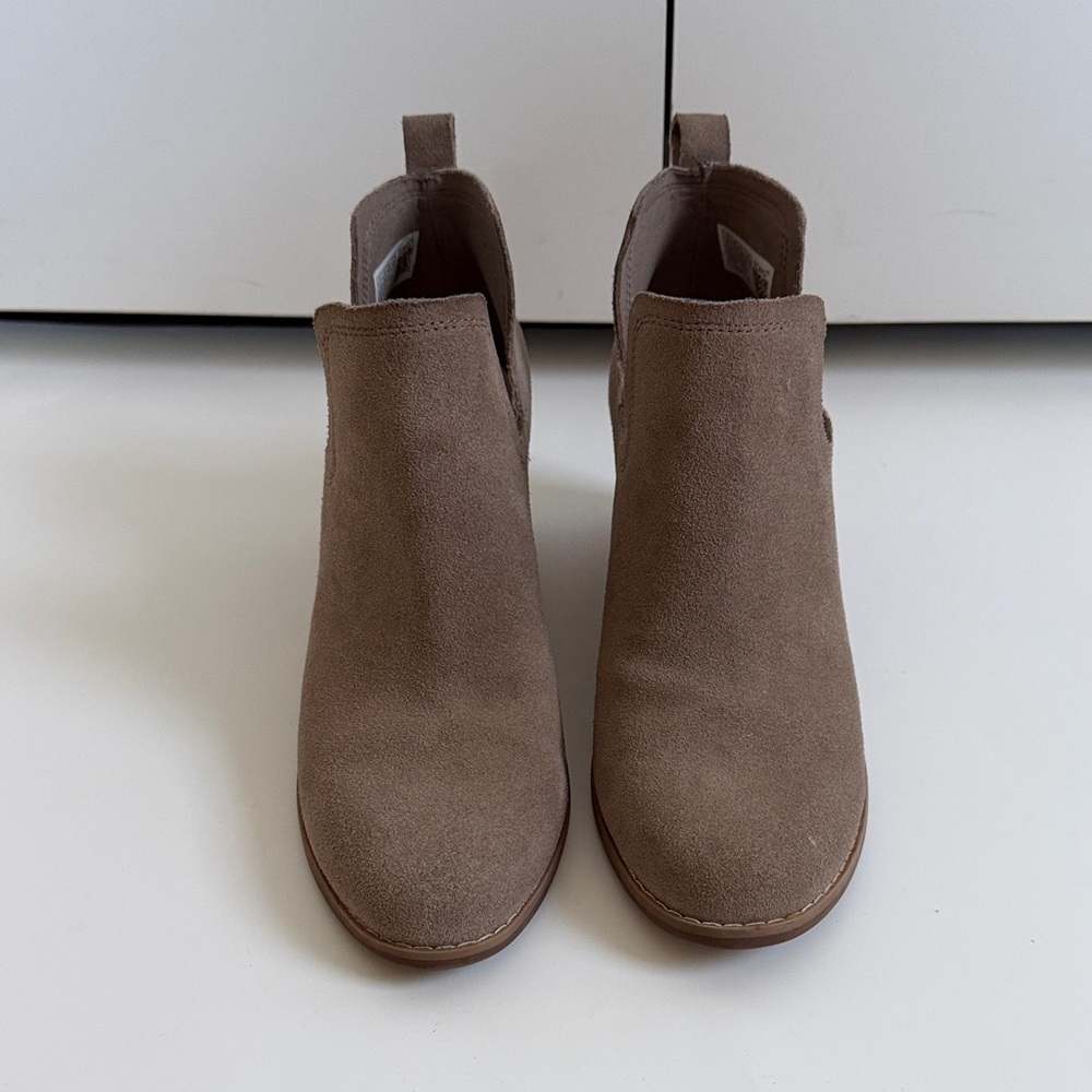 Toms Kallie Women's Taupe Grey Suede Ankle Boots, Sz 8.5